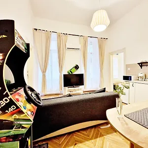 sega-rally-apartment.inbudapesthotels.com/